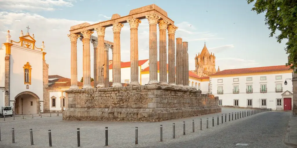 Evora